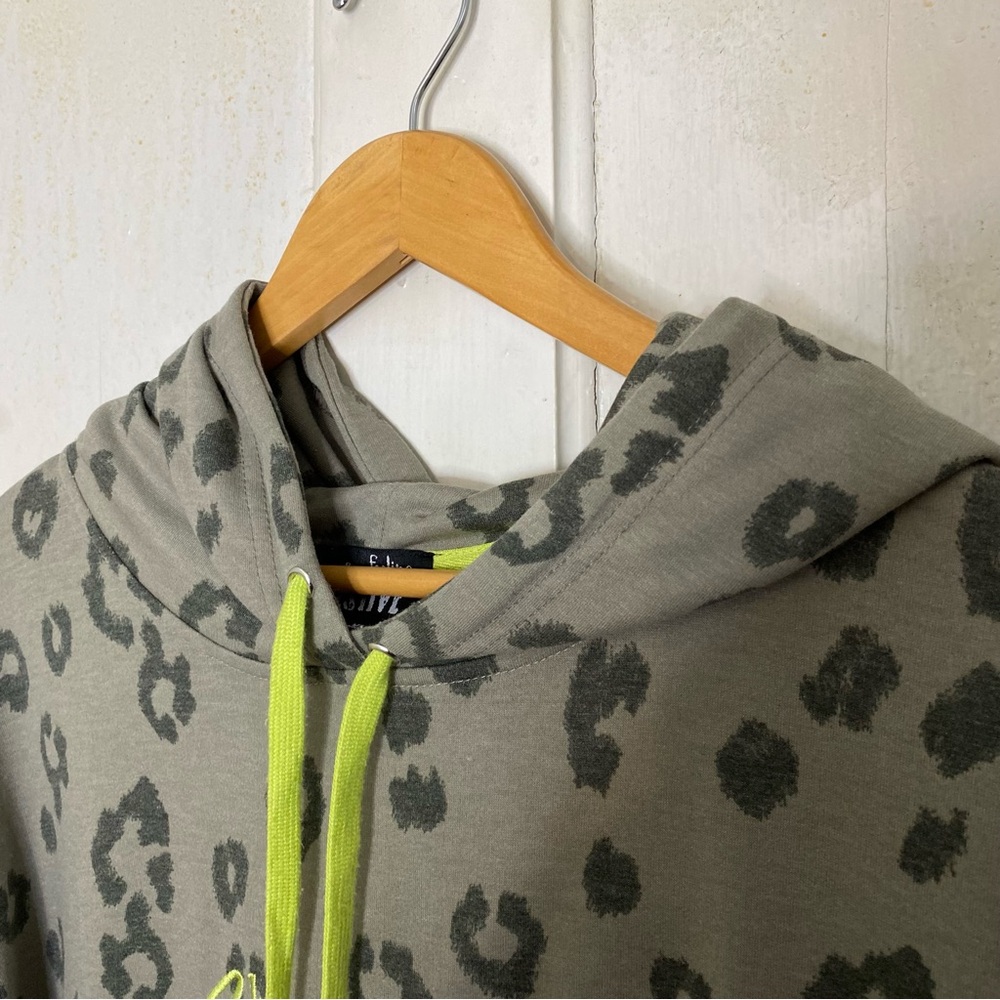 Feeling Festive size XL ‘happy go lucky’ leopard print hoodie jogger outfit set - Picture 4 of 16